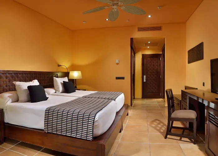 Hotel Catalonia Yucatan 3*