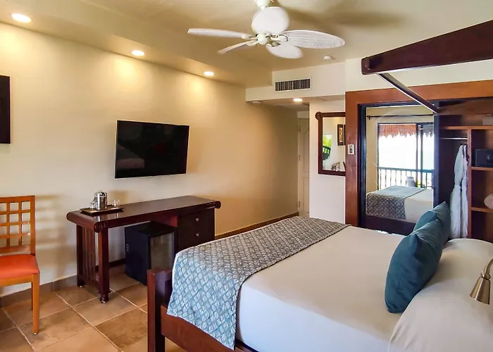 Hotel Catalonia Yucatan 3*